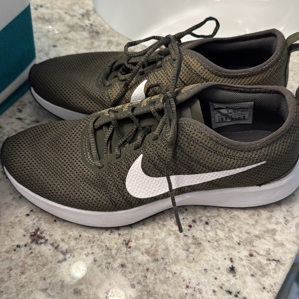 Worn maybe 1x. Olive green and gold Nikes.